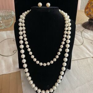Classic Ivory Pearl Double-Strand Necklace with Matching Studs